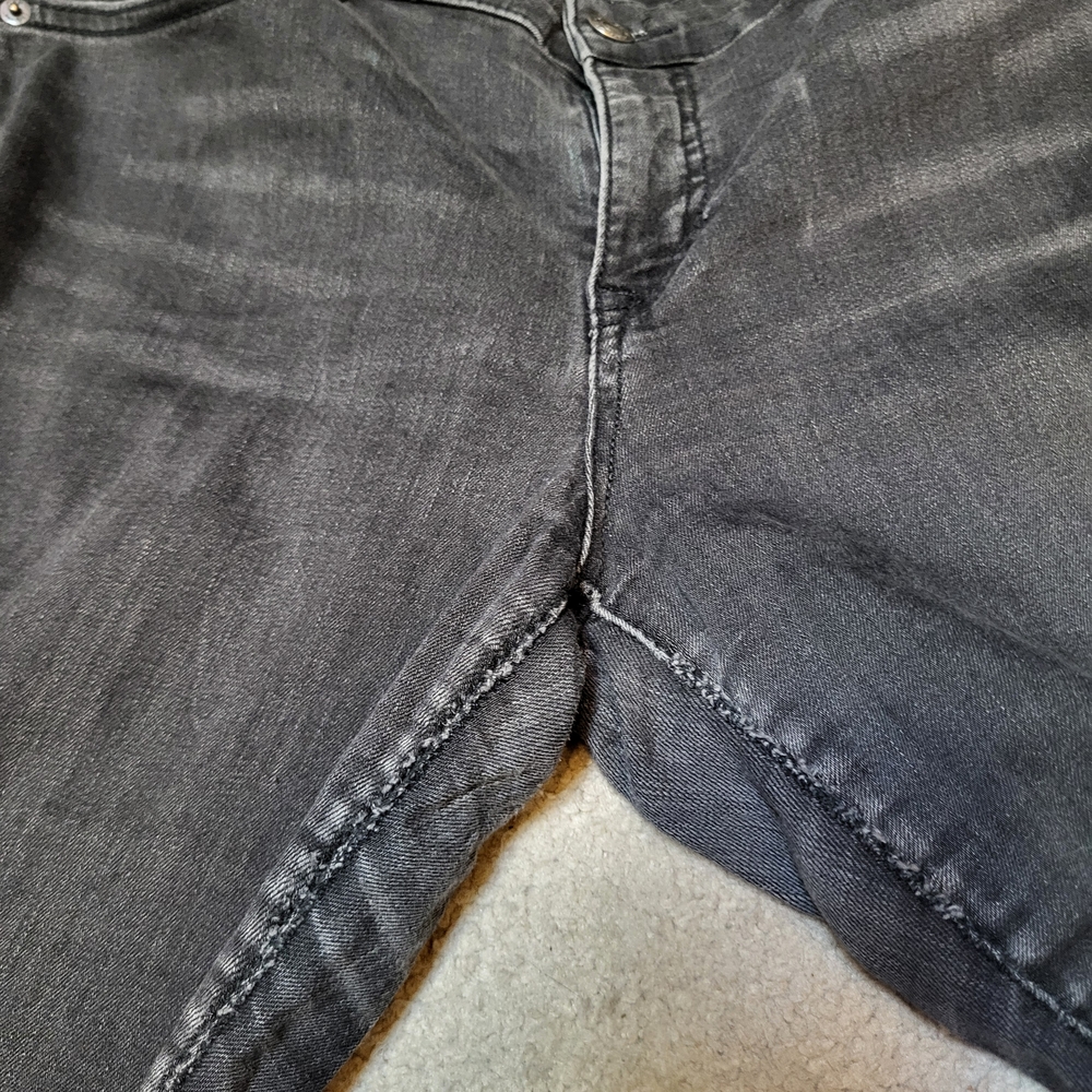 GAP Women's Washed Black Legging Jeans - Size 31 - Picture 7 of 7